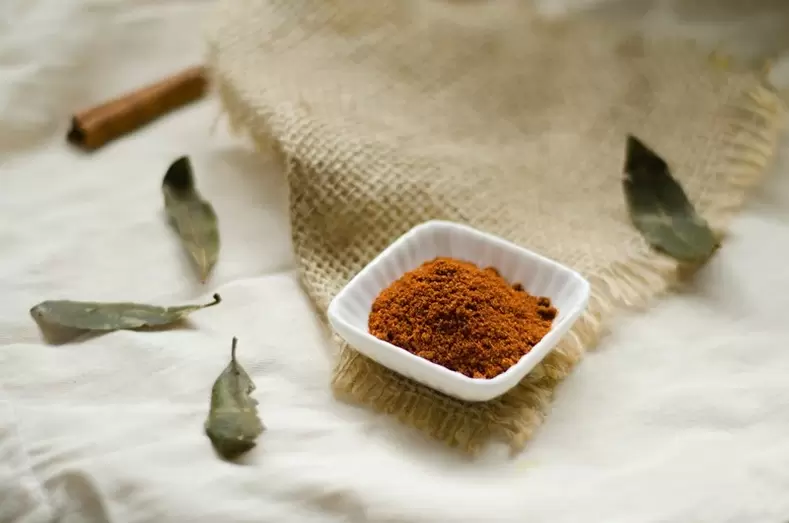 Cinnamon is a useful spice that contributes to the balance of insulin in the blood